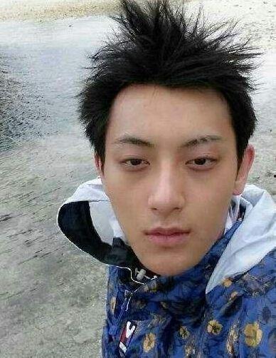 丑男明星杨,从丑男明星到逆袭之路