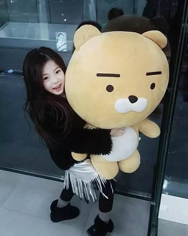 网红萝莉白,青春洋溢的甜美魅力